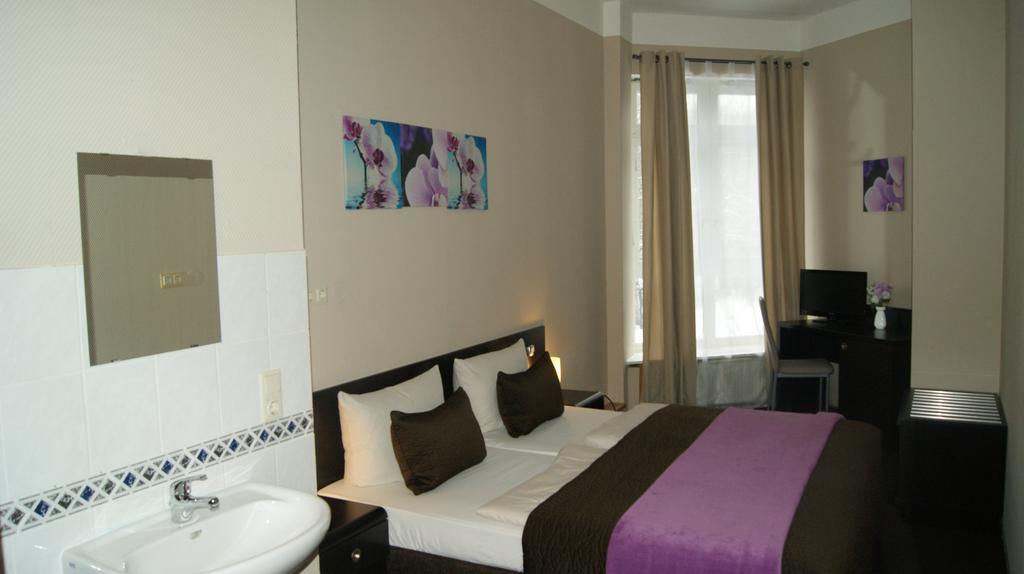 ברלין Hotel Pension Eberty מראה חיצוני תמונה