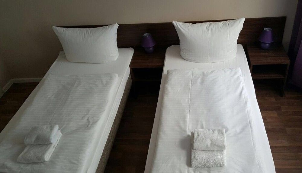ברלין Hotel Pension Eberty מראה חיצוני תמונה
