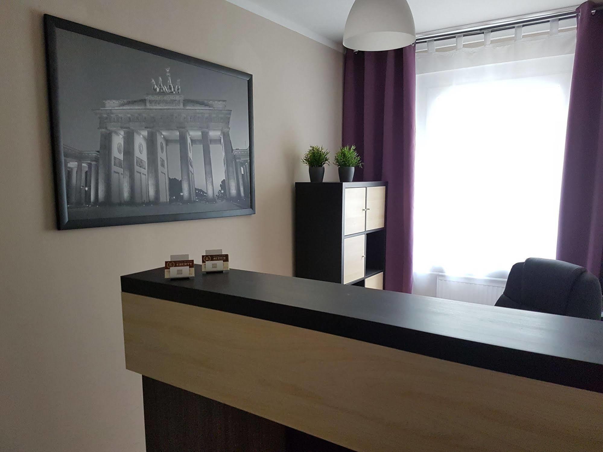 ברלין Hotel Pension Eberty מראה חיצוני תמונה